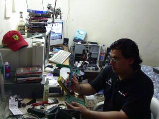 NecatPace soldando la tarjeta de un taximetro